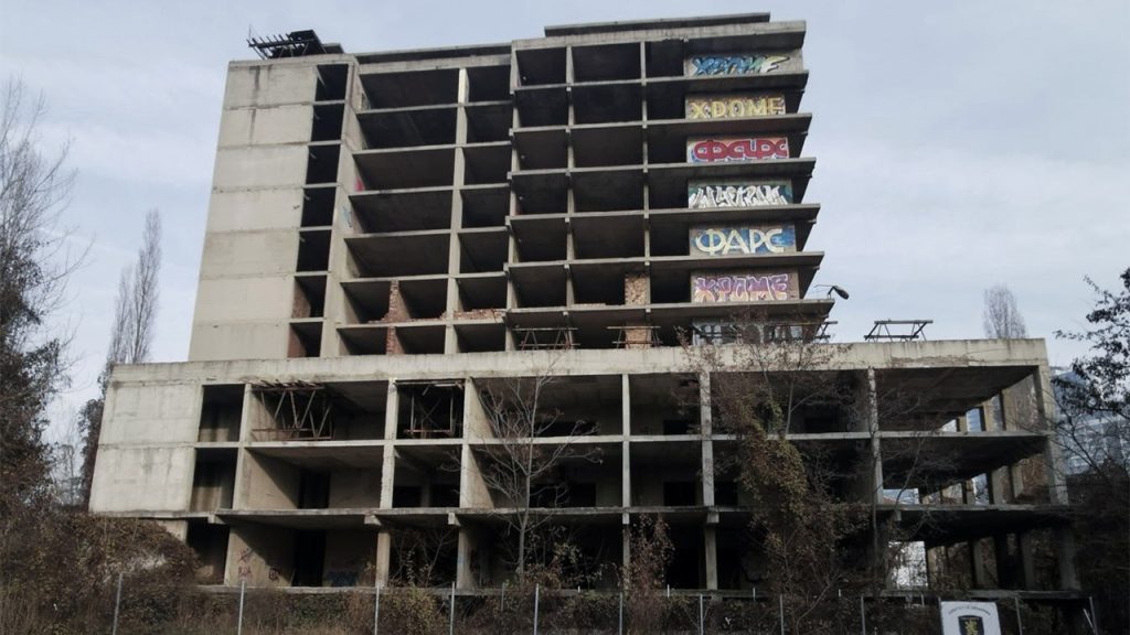 Започнатата стара сграда на детска болница